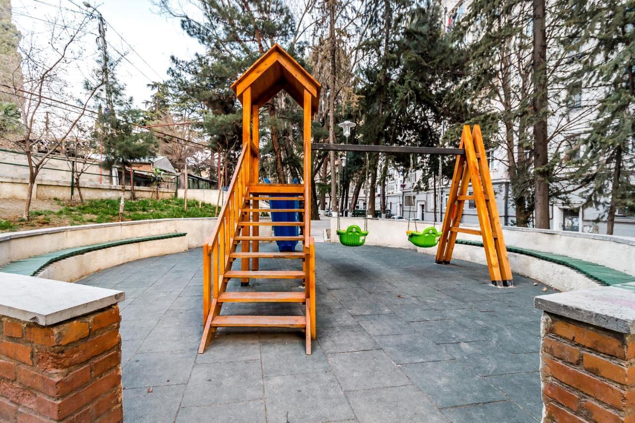 Modern Apartment In Old Tbilisi Exterior photo