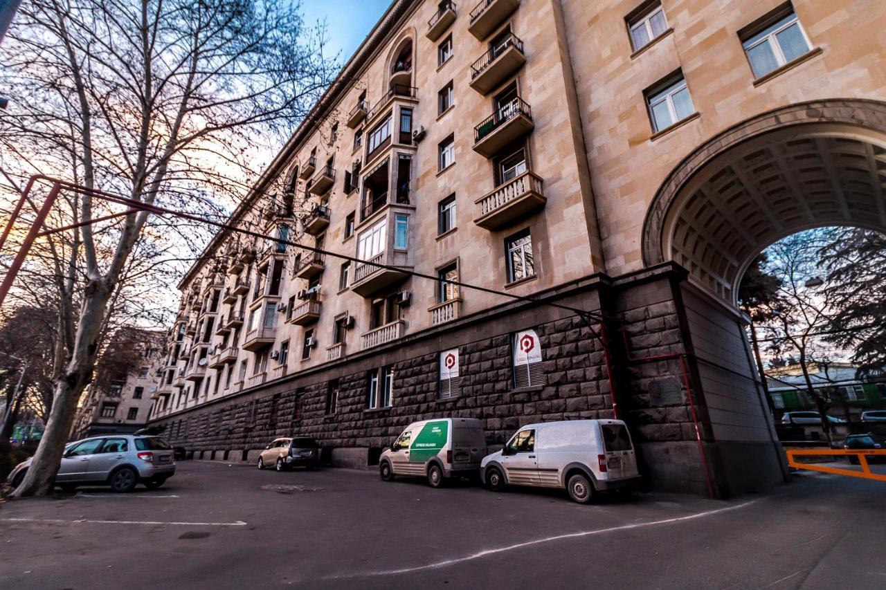 Modern Apartment In Old Tbilisi Exterior photo