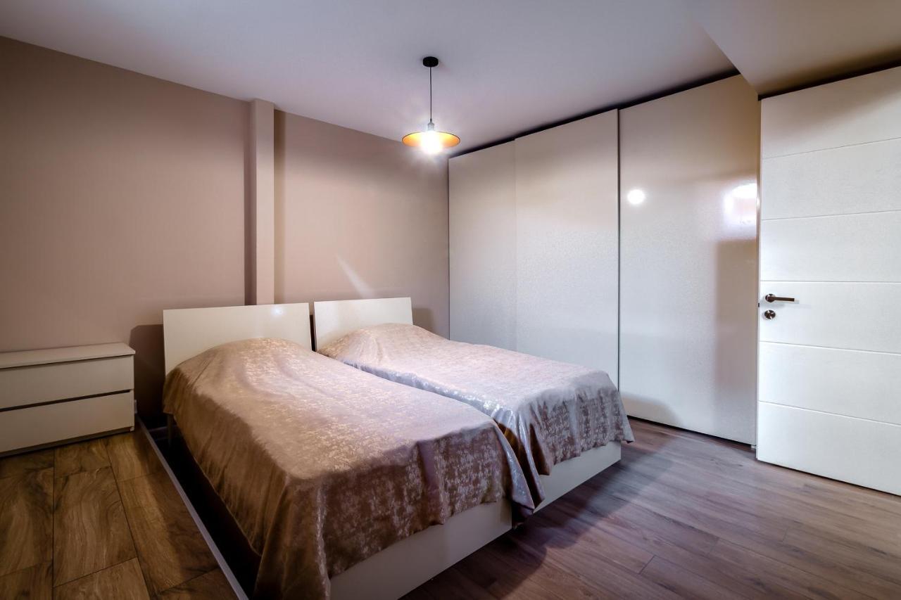 Modern Apartment In Old Tbilisi Exterior photo